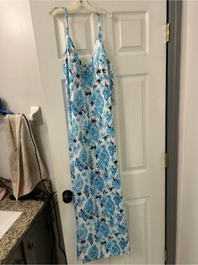 NWT LILLY PULITZER maxi  dress with blue prints.